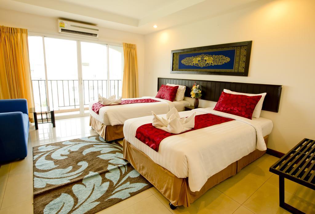 Deluxe Double or Twin Room,112896555:JPEG